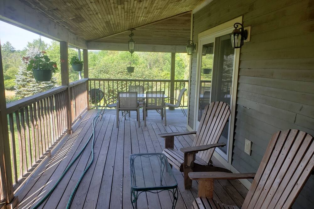 Photo of Patio Balcony in Town of White Creek