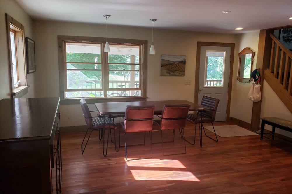 Photo of Livingroom in Town of White Creek