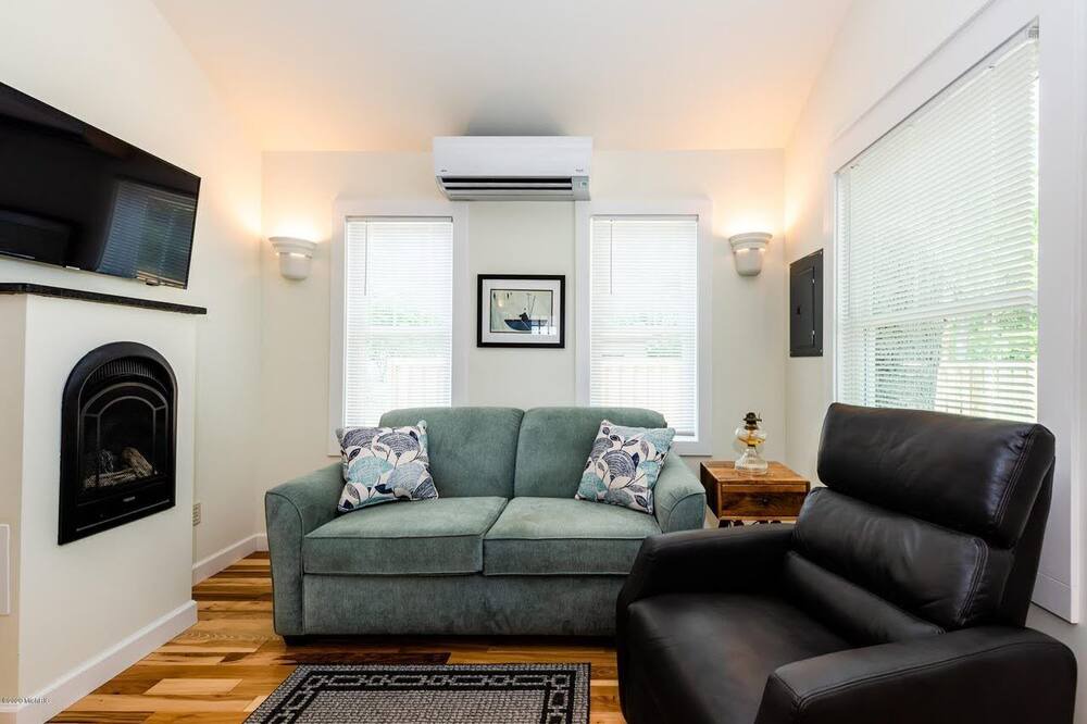 Photo of Livingroom in Paw Paw Lake
