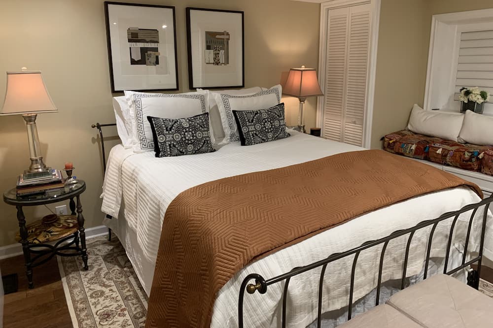 Photo of Bedroom in Jemez Springs