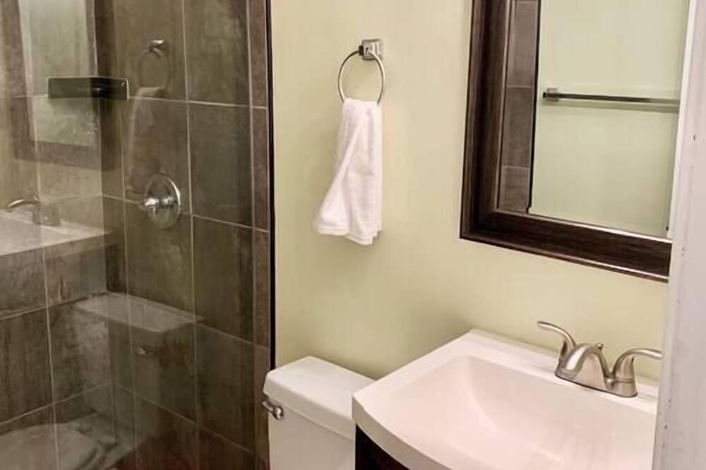 Photo of Bathroom in Willoughby Spit