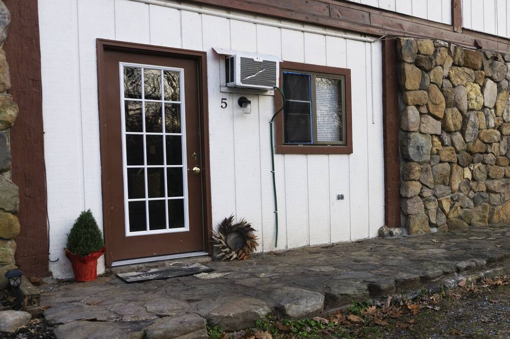 Photo of Outdoor in Kabletown