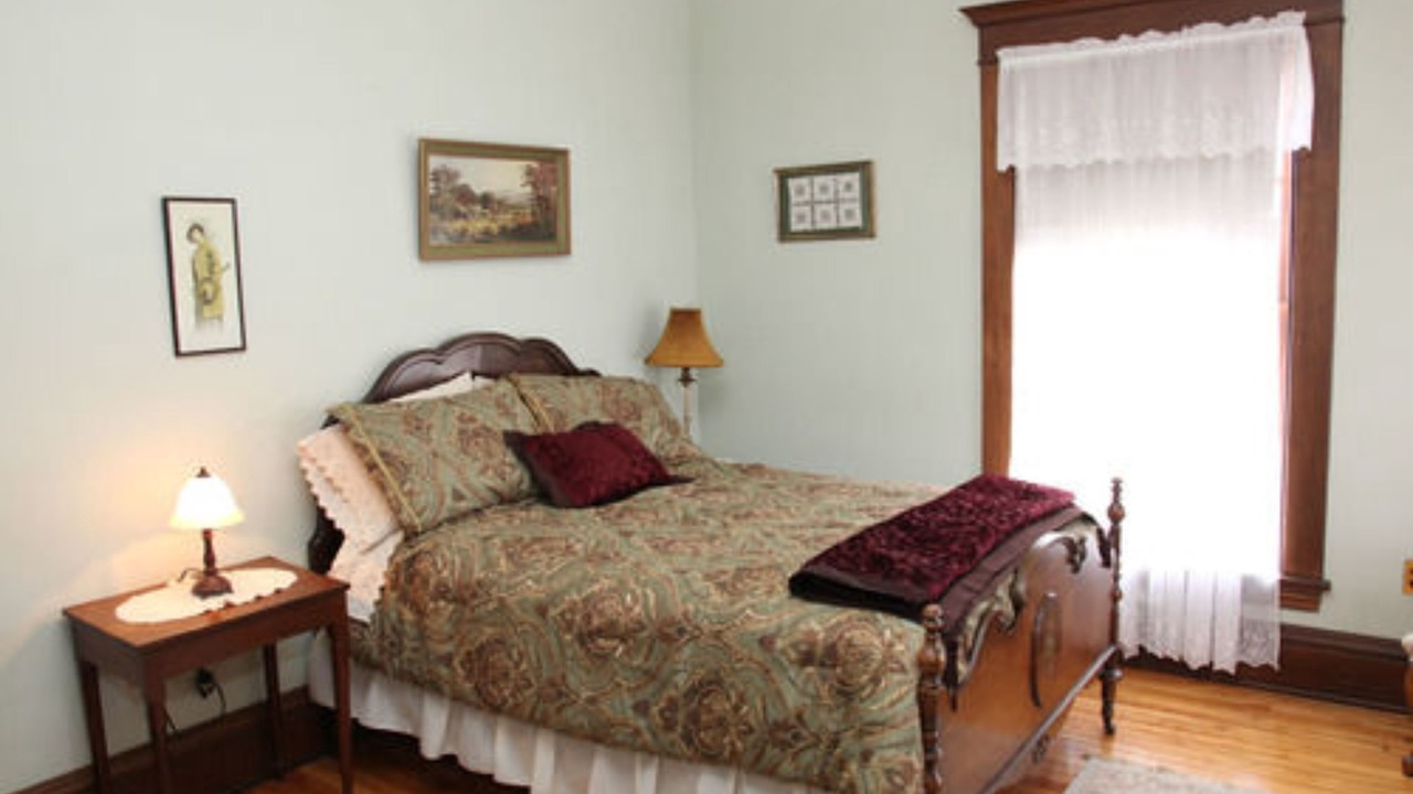 Photo of Bedroom in Mason City