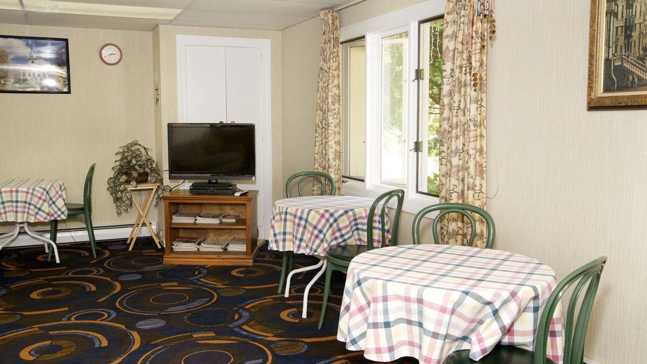 Photo of Livingroom in West Lebanon