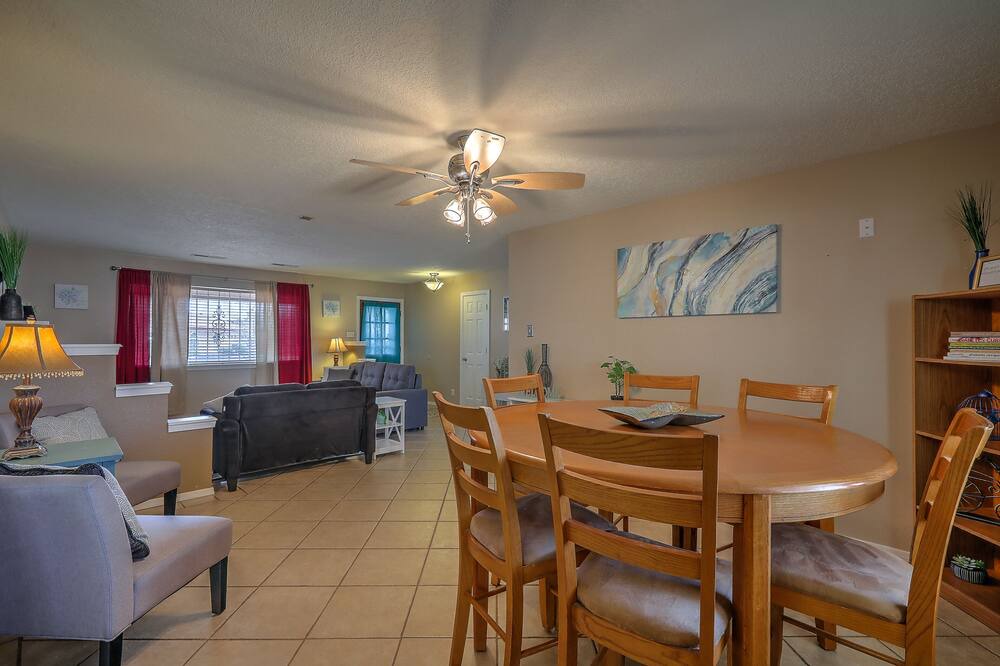 Photo of Livingroom in Northeast Heights