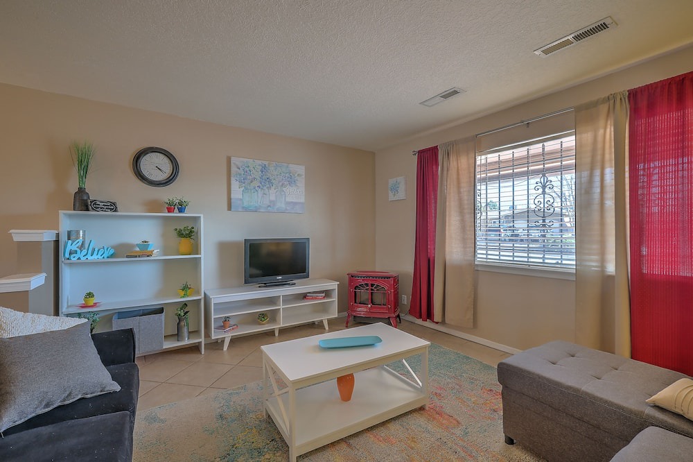 Photo of Livingroom in Northeast Heights