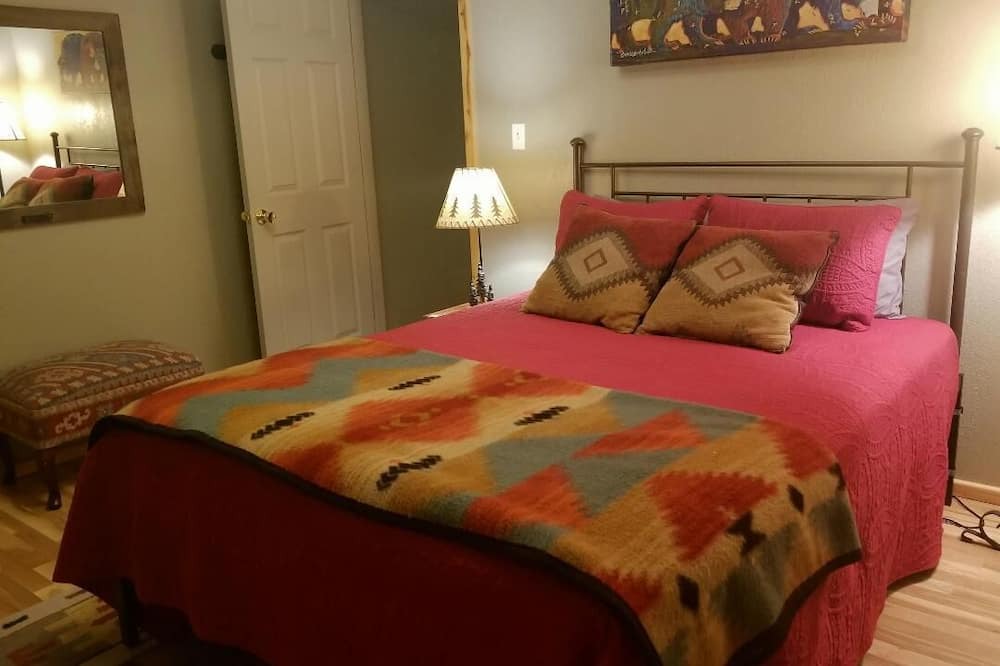 Photo of Bedroom in South Fork
