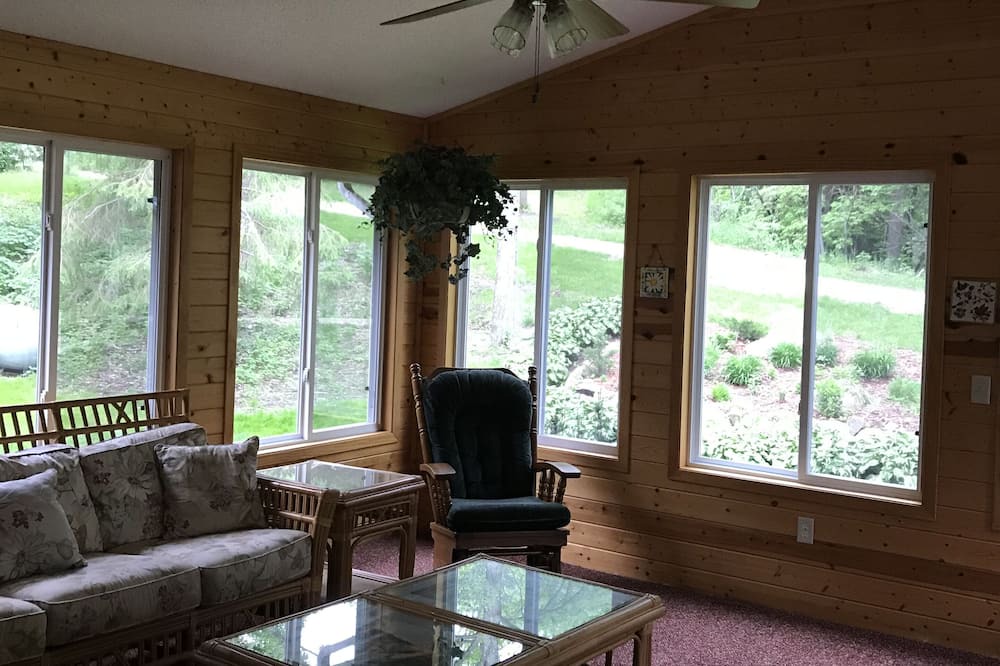 Photo of Livingroom in Judson