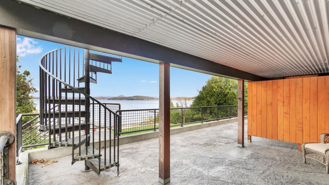 Photo of Outdoor in Malletts Bay