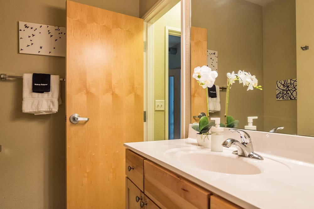 Photo of Bathroom in Downtown Minneapolis