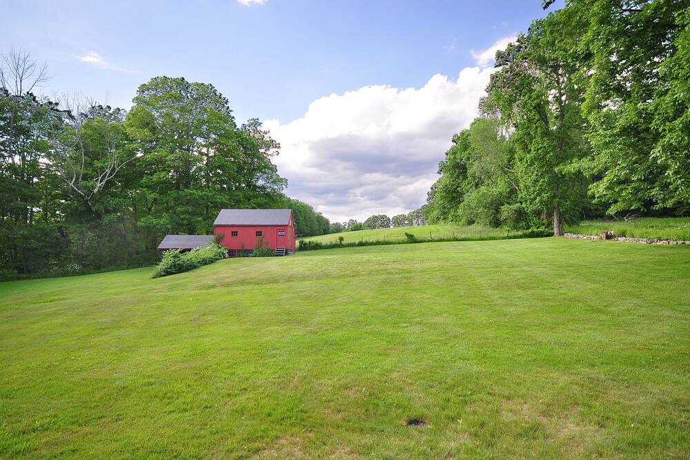 Photo of Outdoor in Litchfield