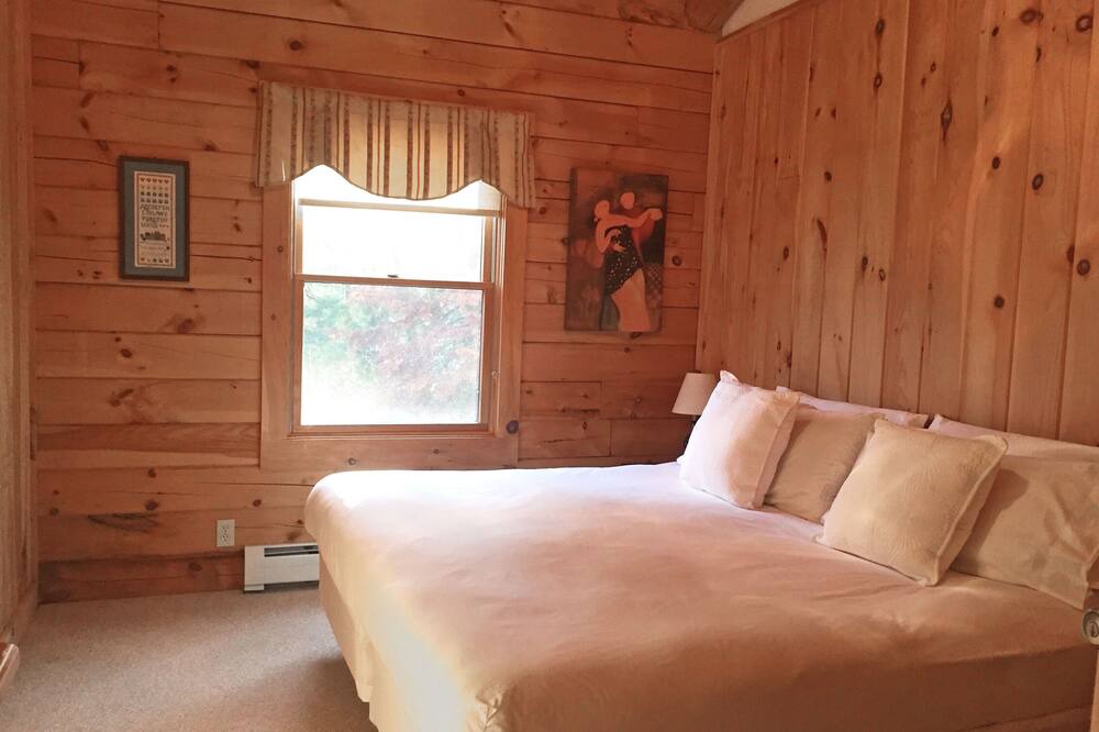 Photo of Bedroom in Landaff