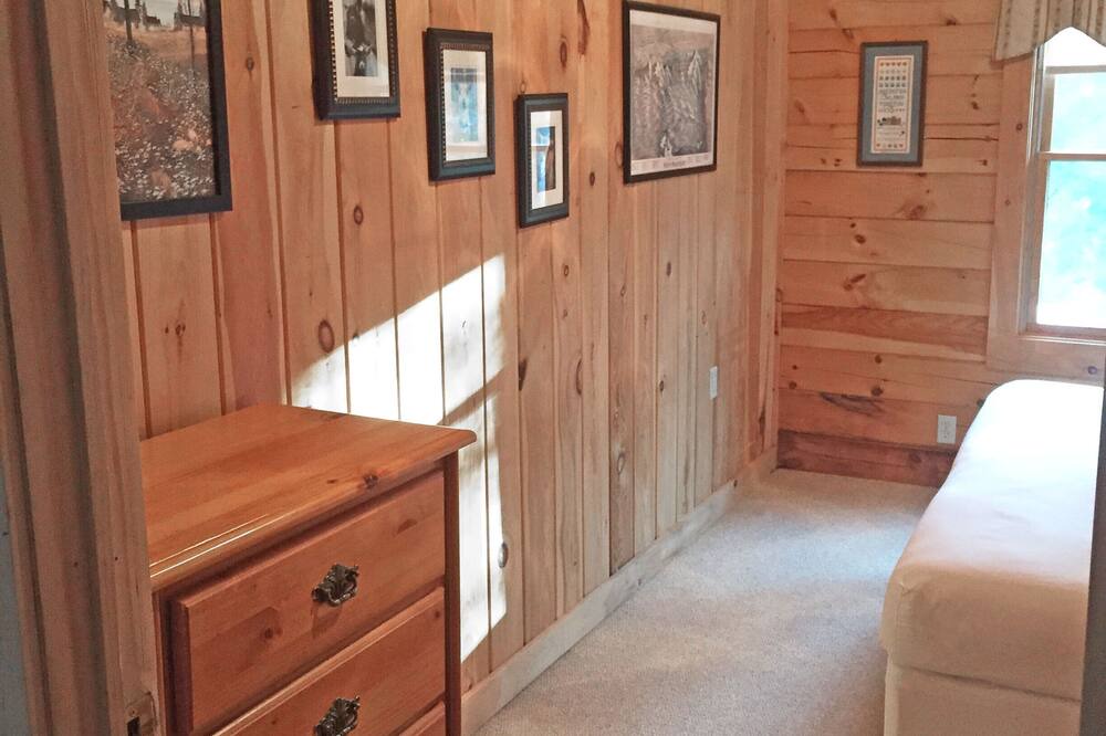 Photo of Bedroom in Landaff