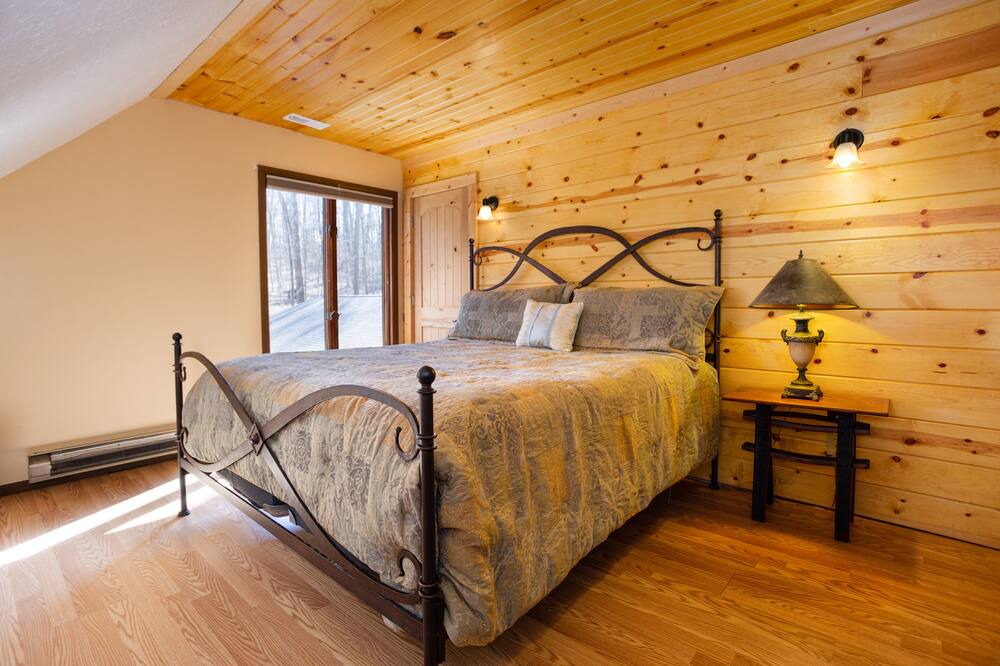 Photo of Bedroom in Butler