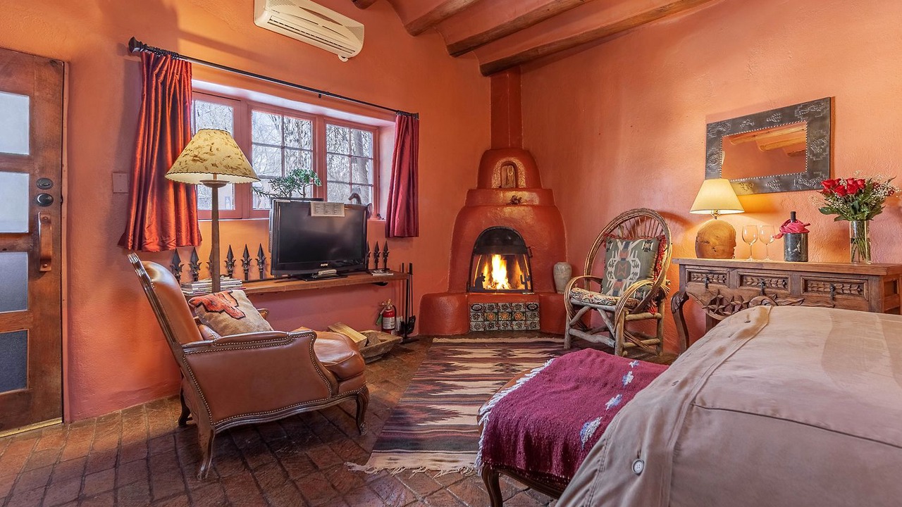 Photo of Livingroom in Taos