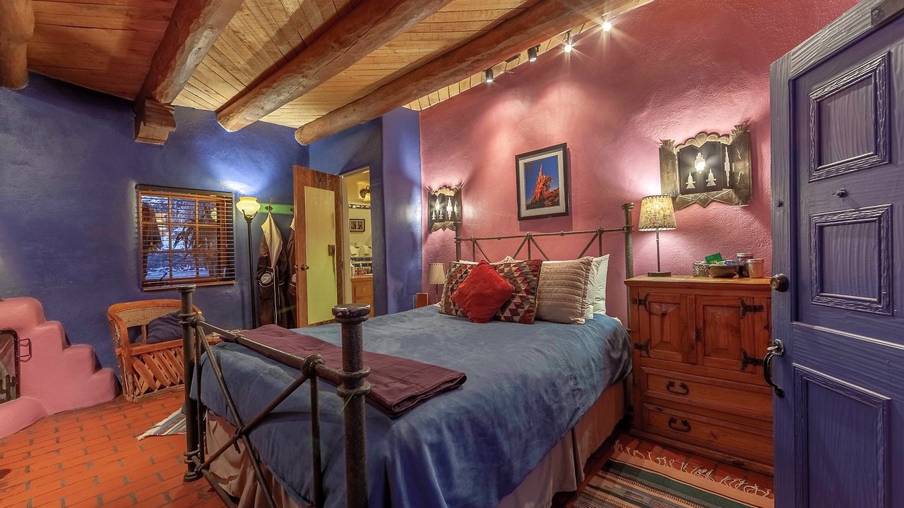 Photo of Livingroom in Taos
