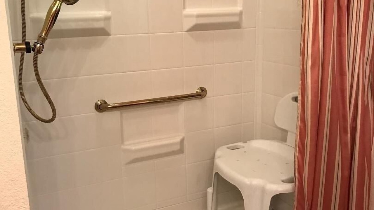 Photo of Bathroom in Cable