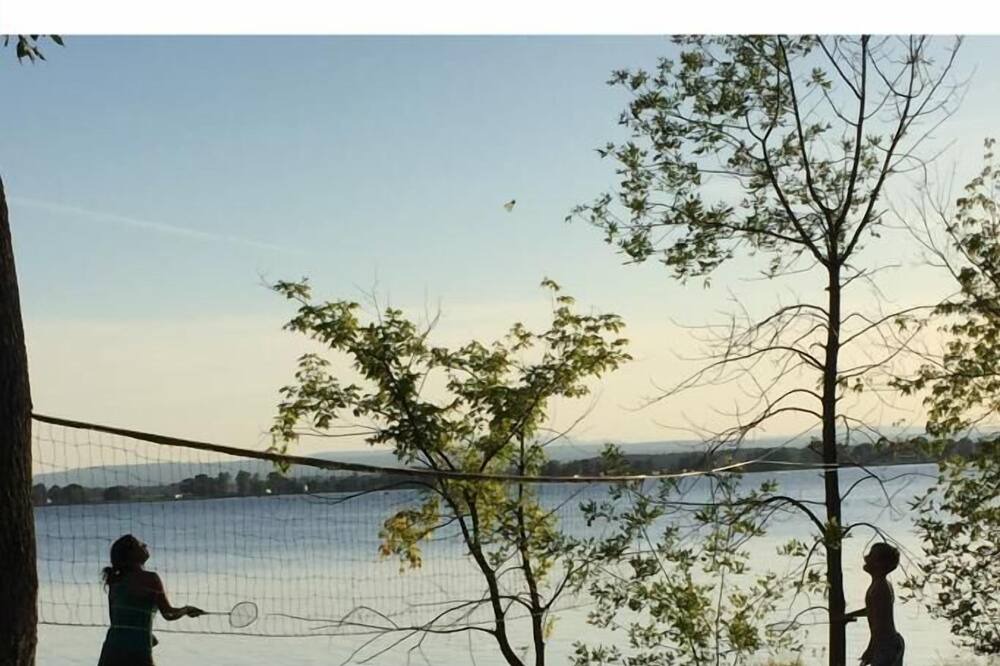 Photo of Others in Champlain