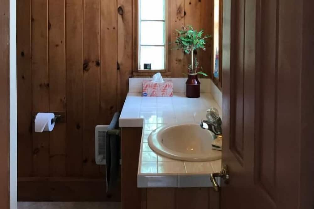 Photo of Bathroom in Champlain