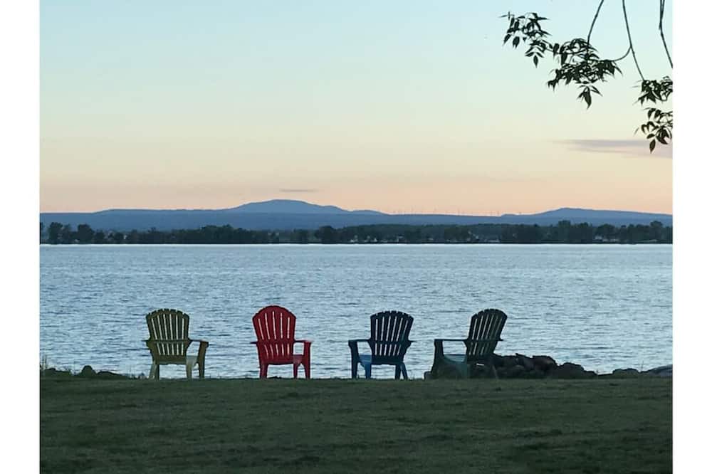 Photo of Others in Champlain