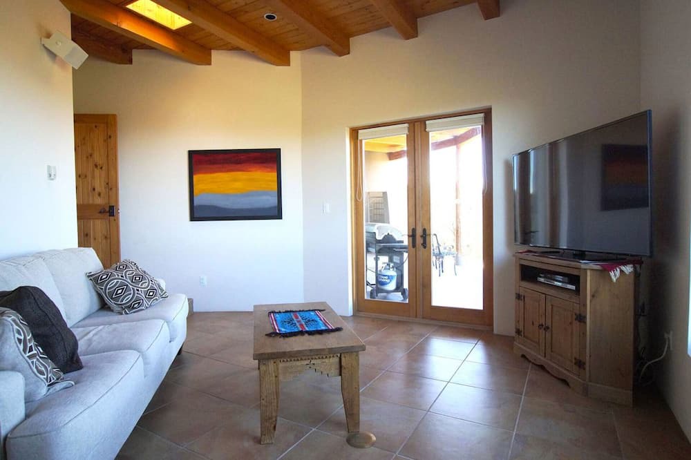 Photo of Livingroom in Nambe Pueblo