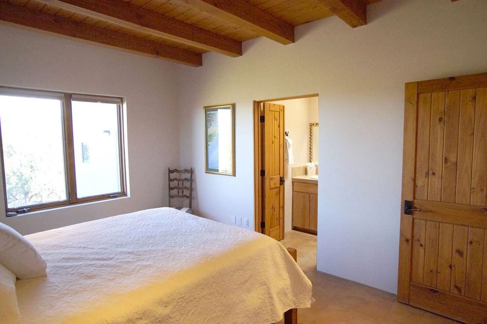 Photo of Bedroom in Nambe Pueblo