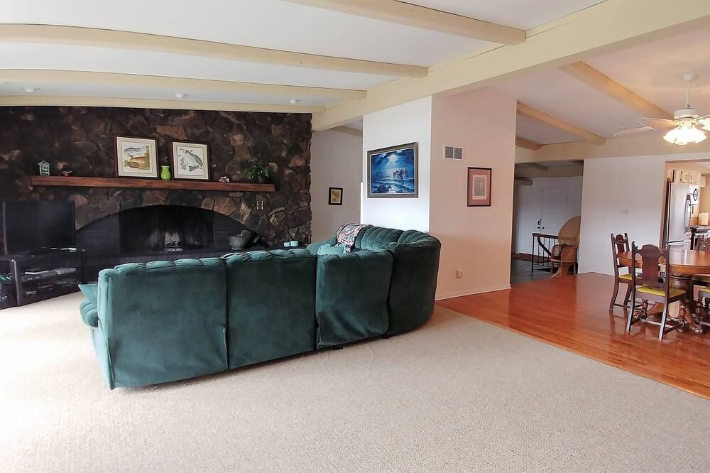 Photo of Livingroom in Powers Lake