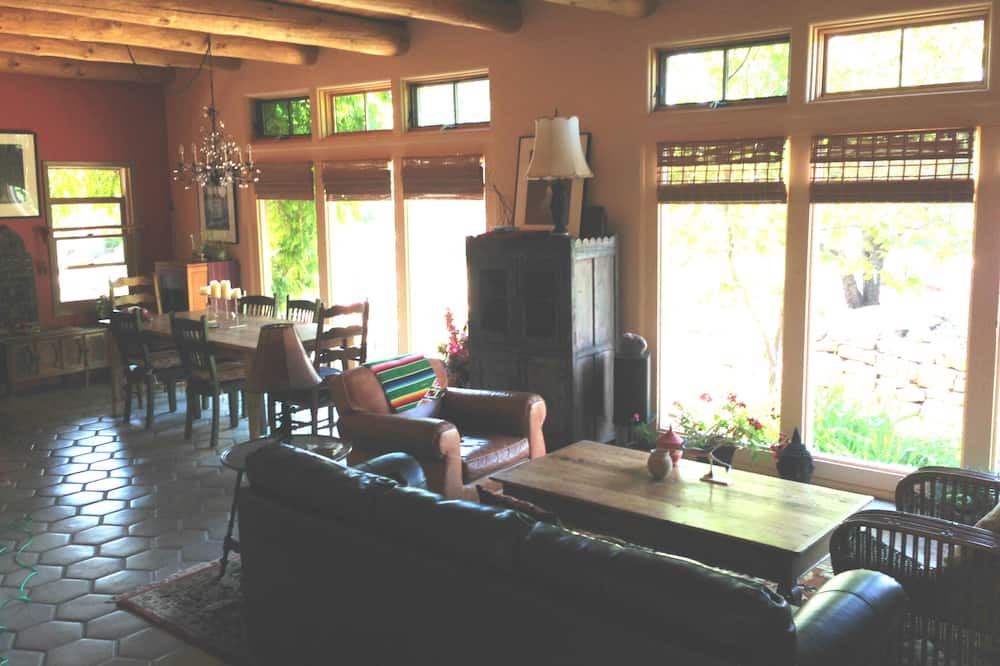 Photo of Livingroom in Eldorado at Santa Fe