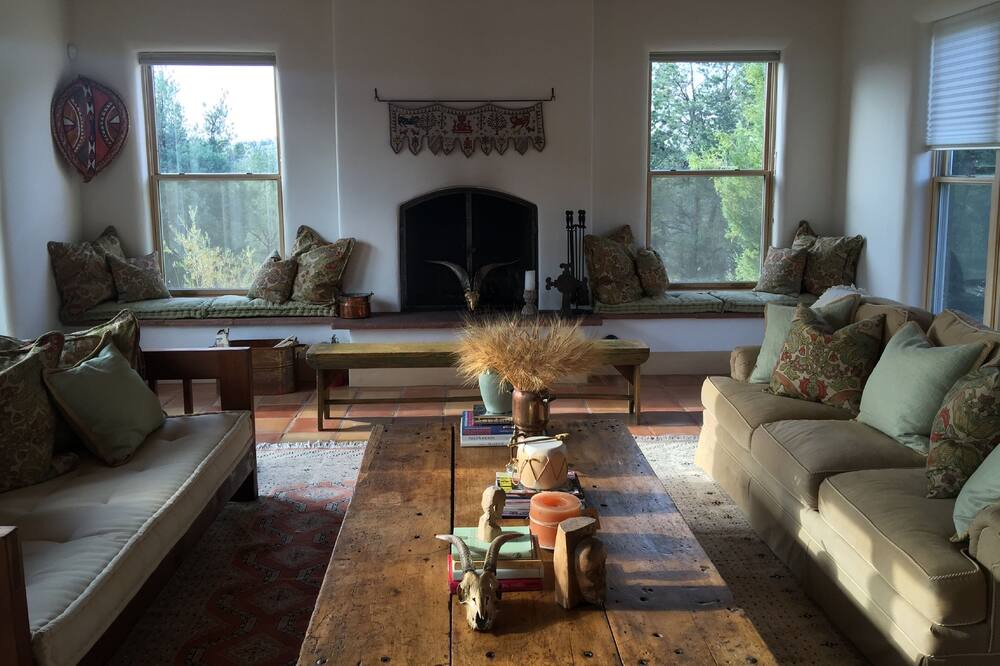 Photo of Livingroom in Valdez
