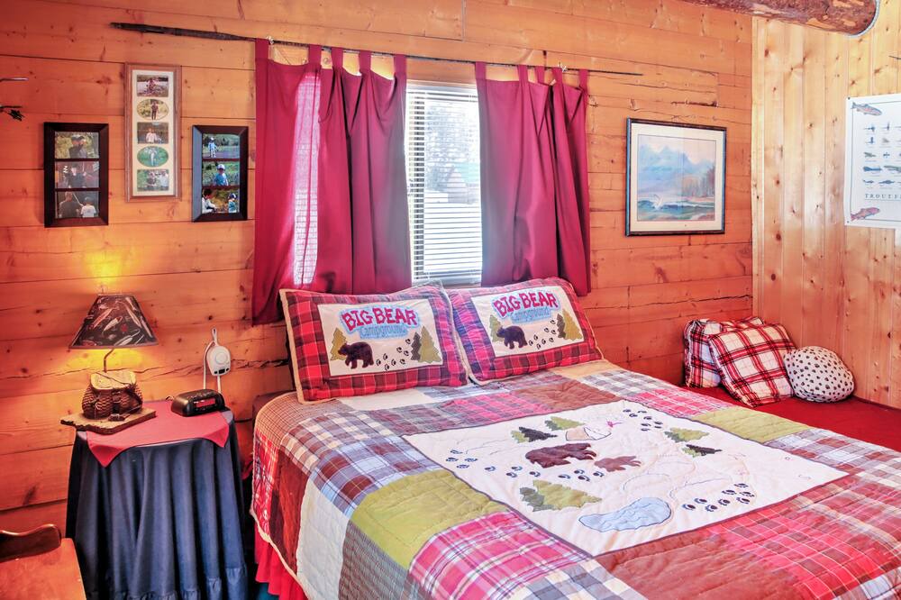 Photo of Bedroom in South Fork