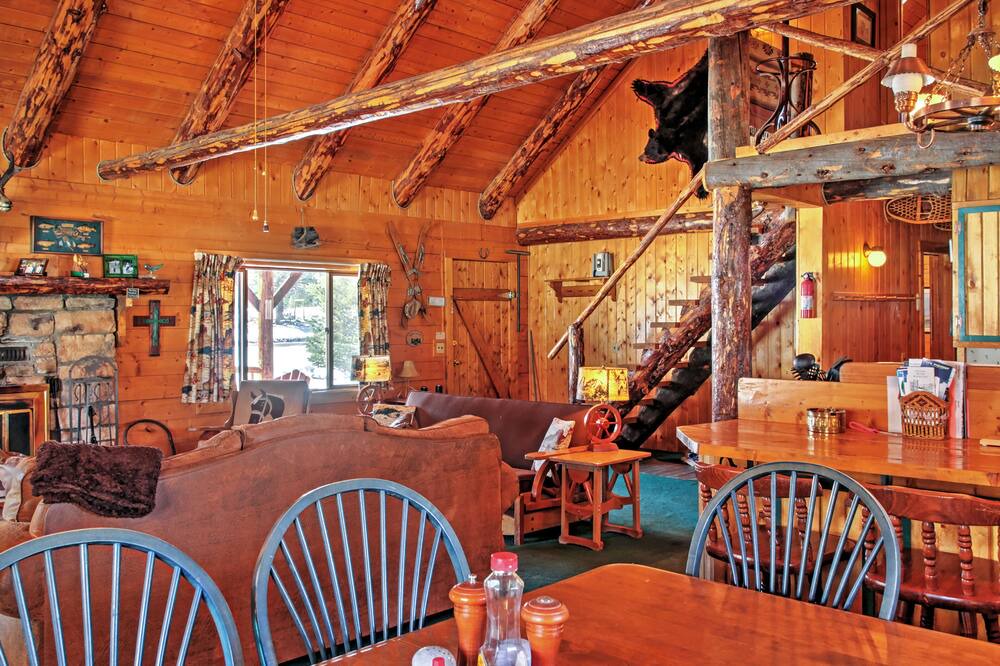 Photo of Livingroom in South Fork