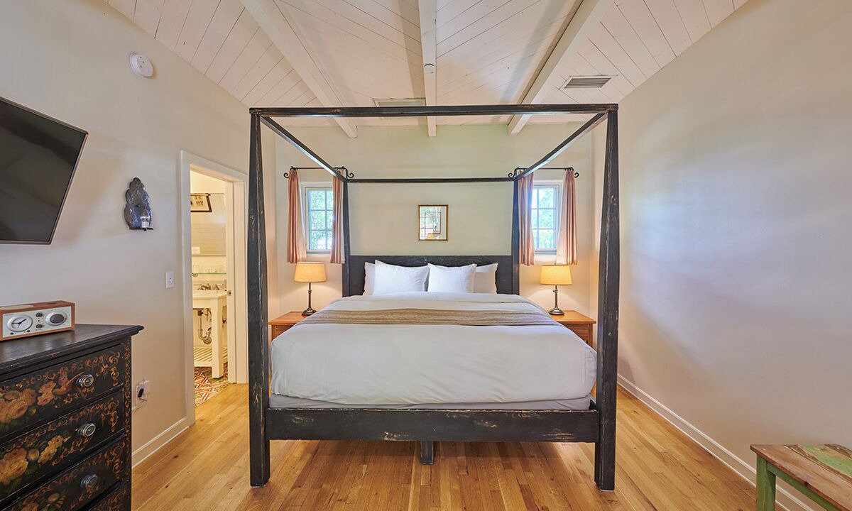 Photo of Bedroom in Los Ranchos de Albuquerque