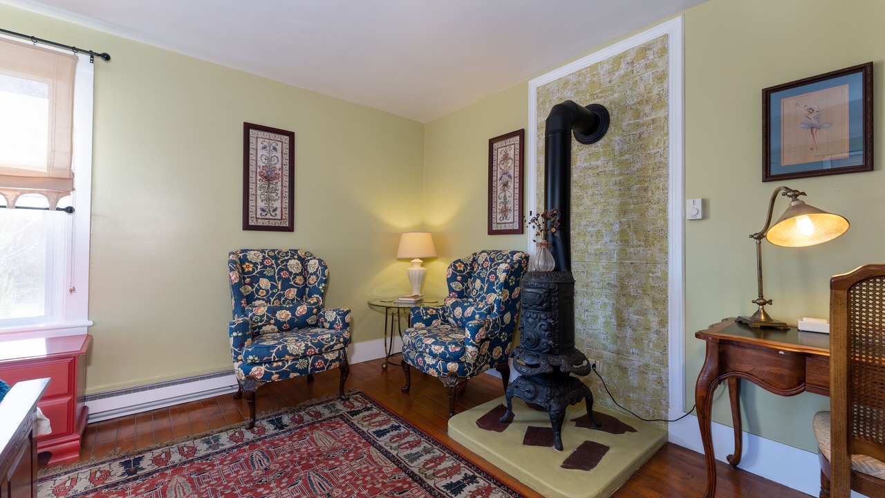Photo of Bedroom in Saratoga Springs