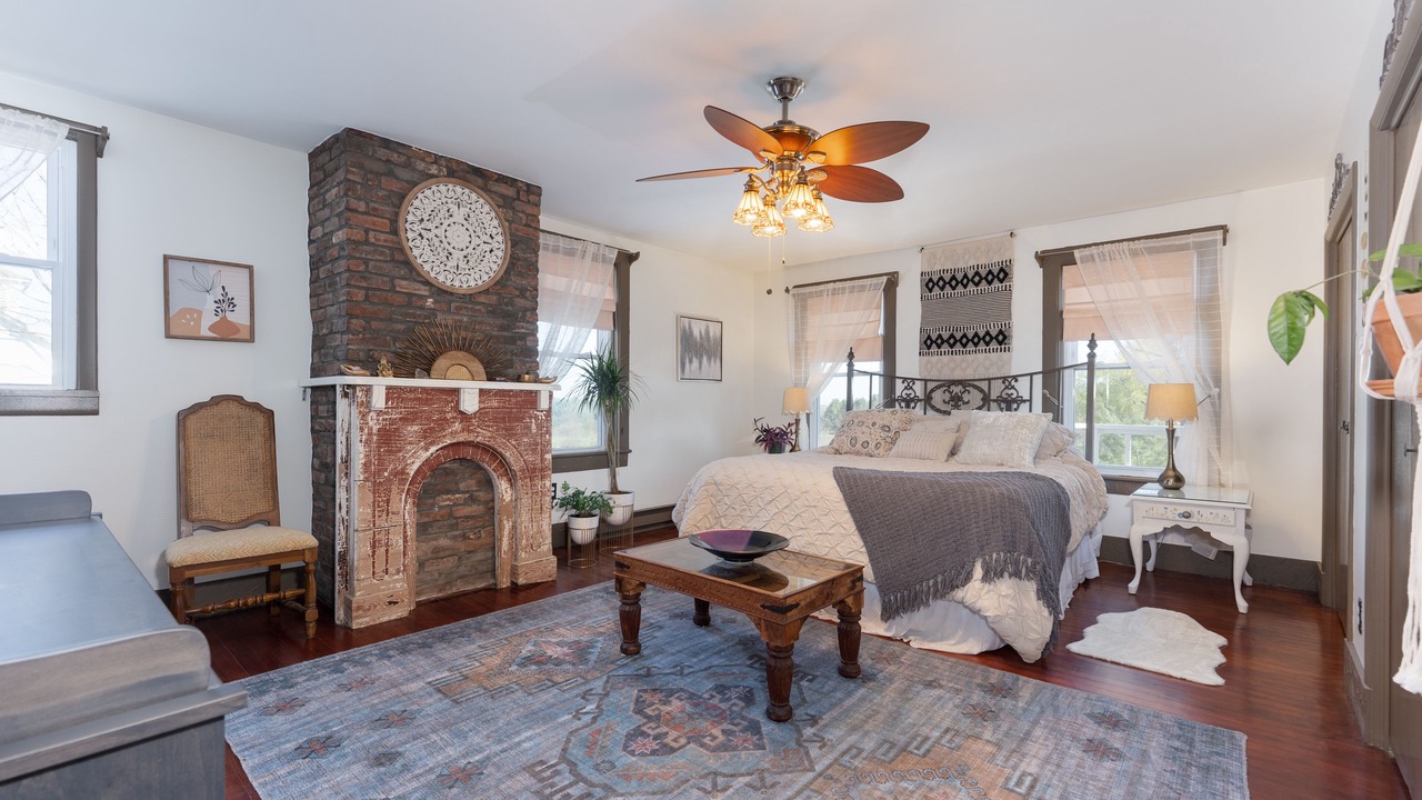 Photo of Bedroom in Saratoga Springs