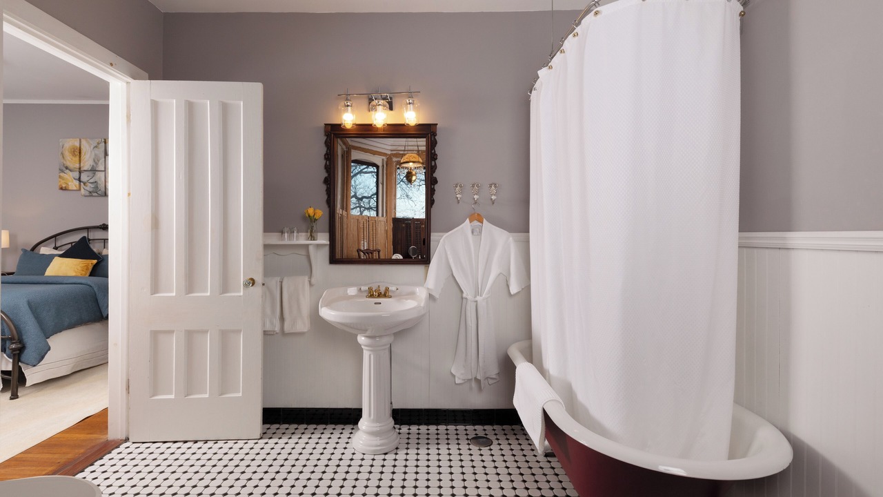 Photo of Bathroom in Utica