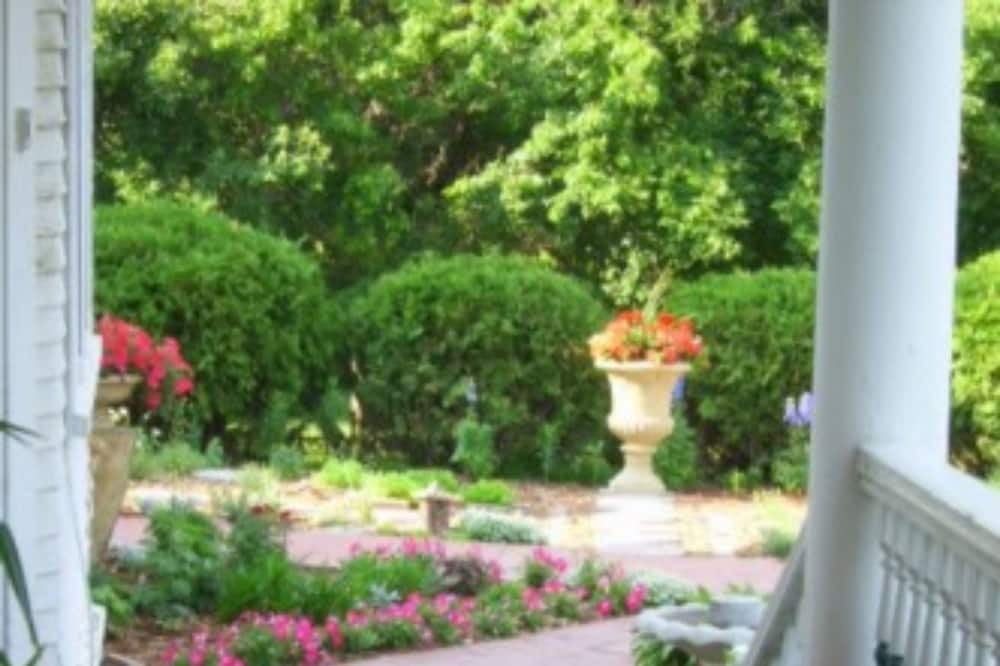 Photo of Patio Balcony in Cold Spring