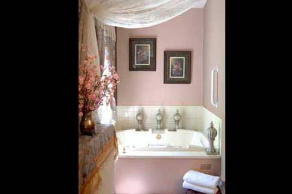Photo of Bathroom in Cold Spring