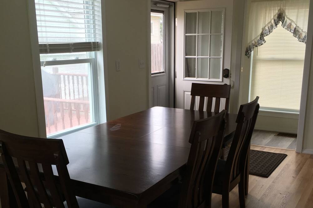 Photo of Livingroom in Cleveland