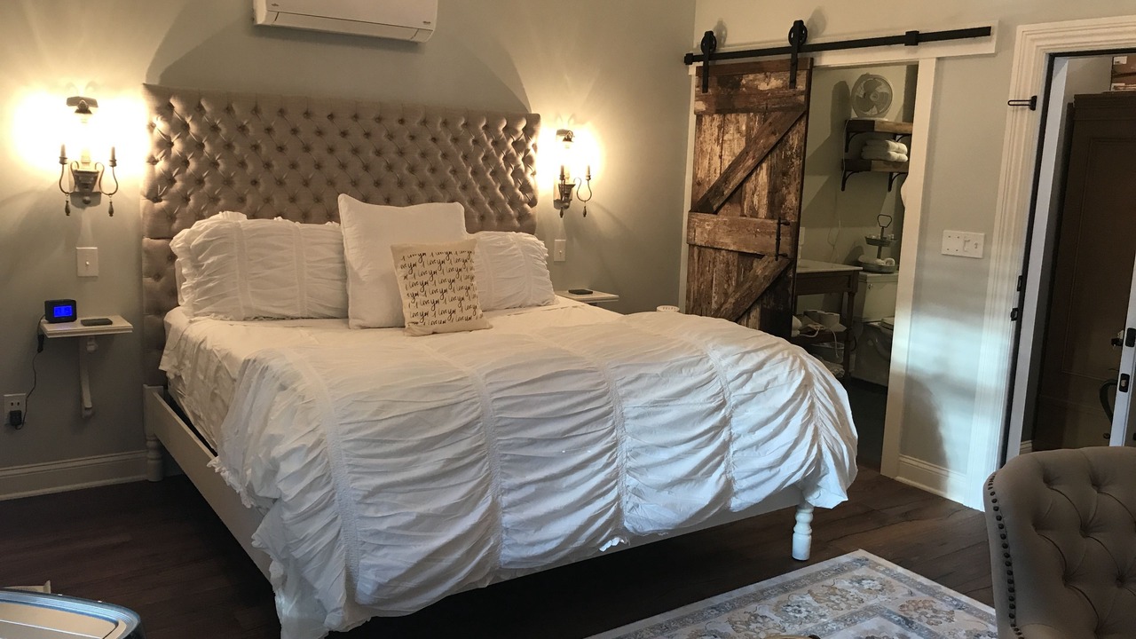 Photo of Livingroom in Bolton Landing
