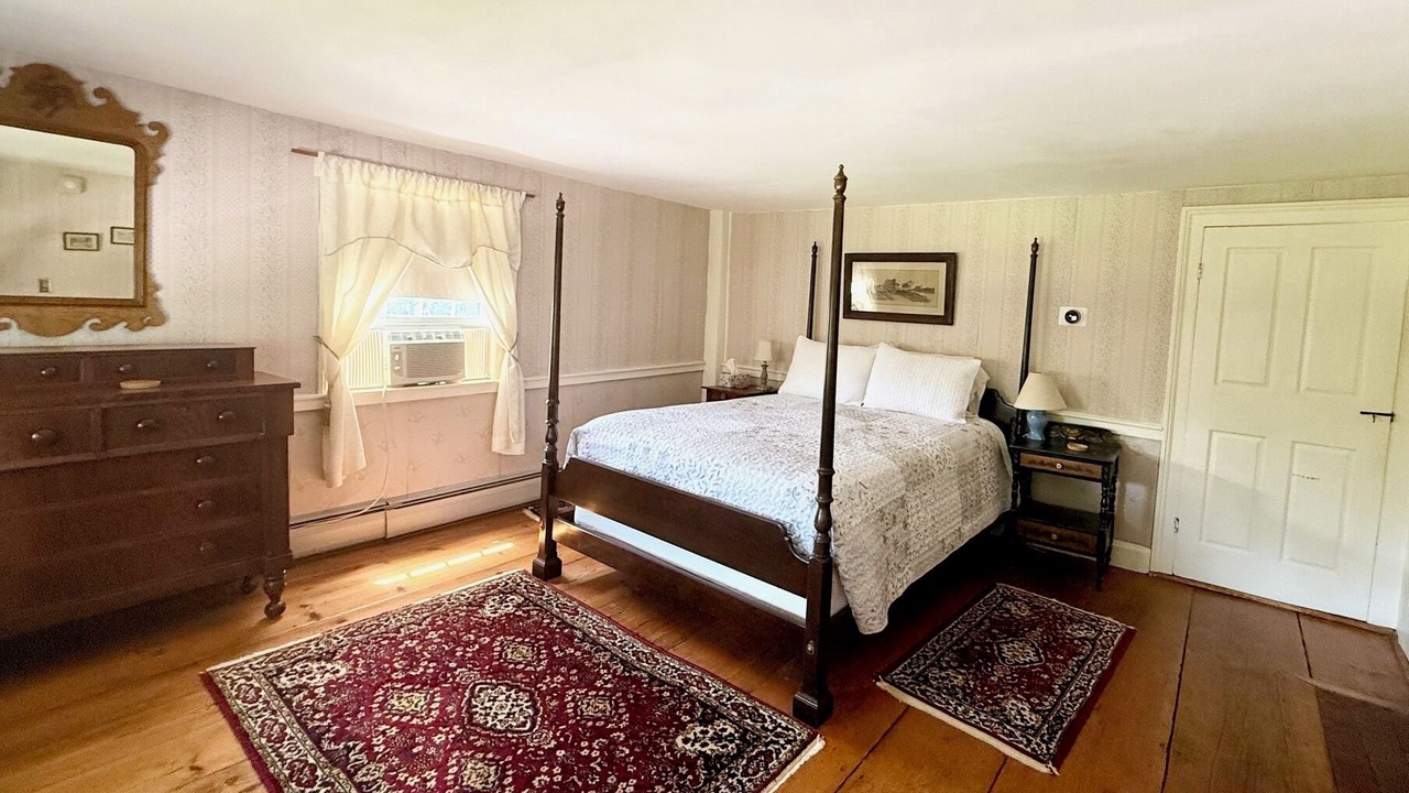 Photo of Bedroom in Campton