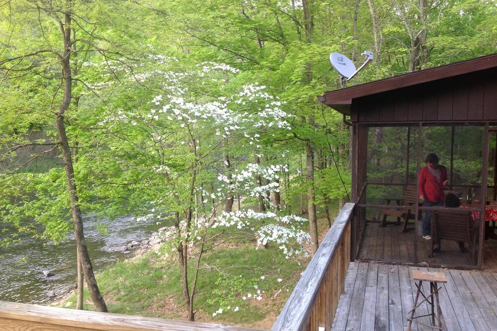 Photo of Patio Balcony in Great Cacapon