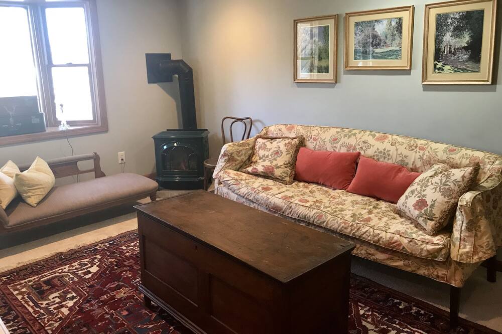 Photo of Livingroom in Lee