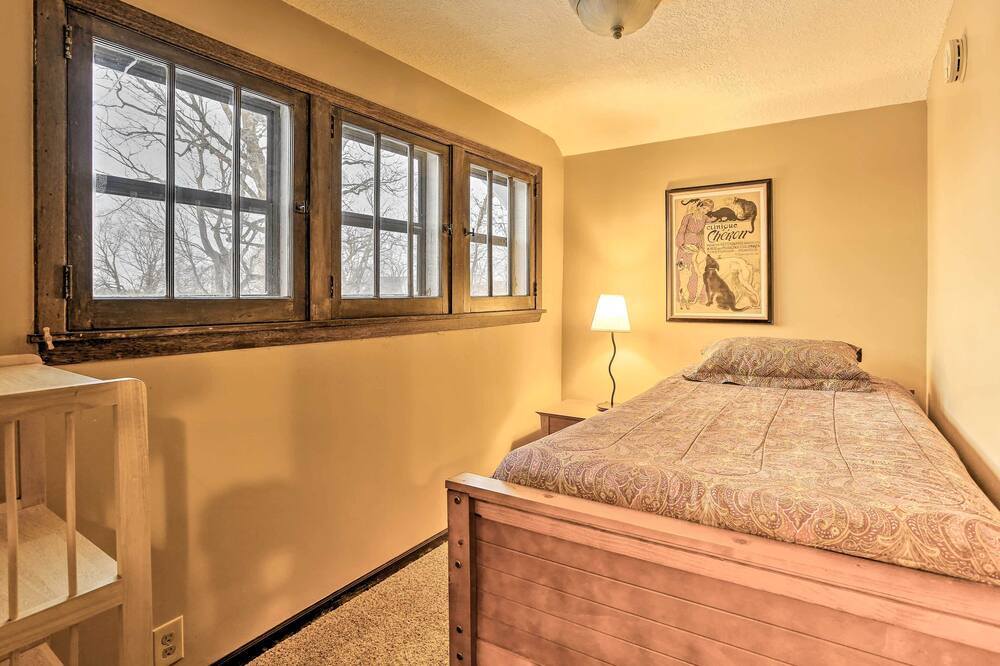 Photo of Bedroom in Mound