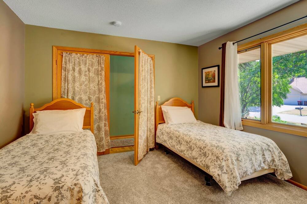 Photo of Bedroom in Woodbury