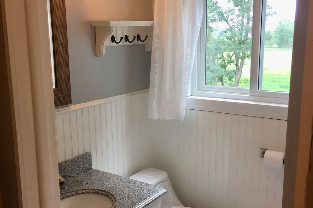 Photo of Bathroom in Dellwood