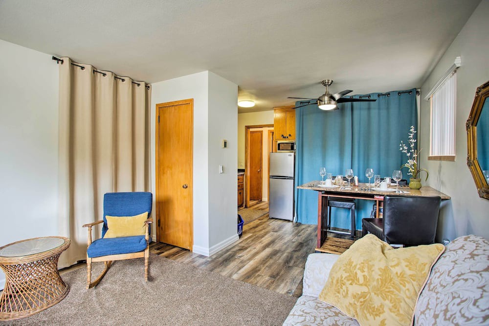 Photo of Livingroom in Columbia Heights