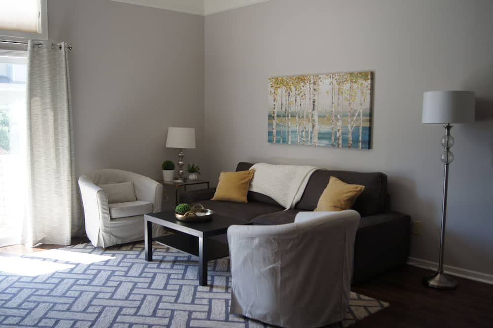 Photo of Livingroom in Woodbury