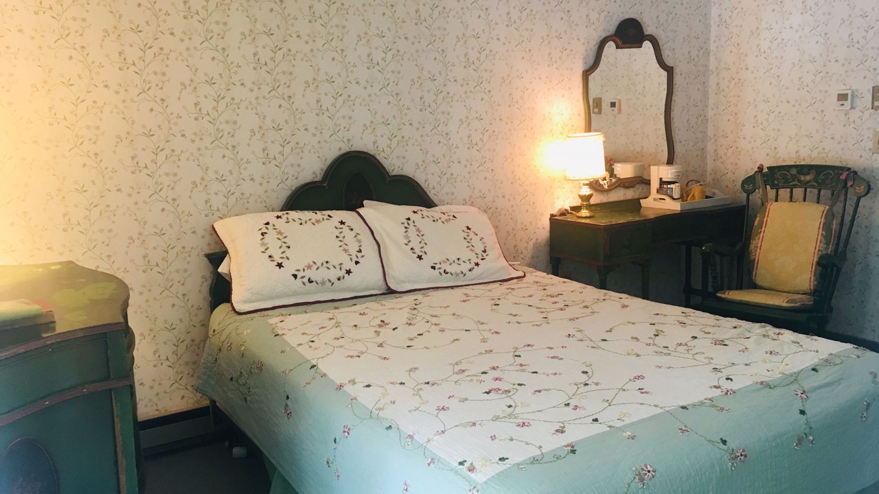 Photo of Bedroom in Historic Main Street
