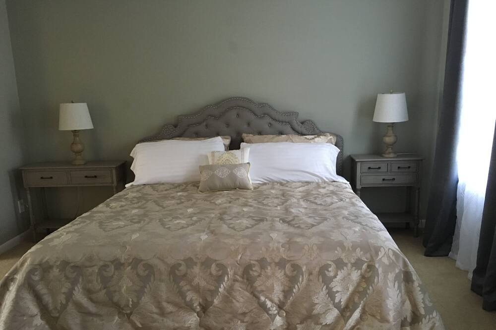 Photo of Bedroom in Williston North