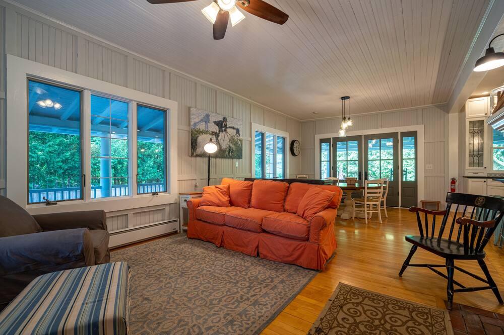 Photo of Livingroom in Hillcrest